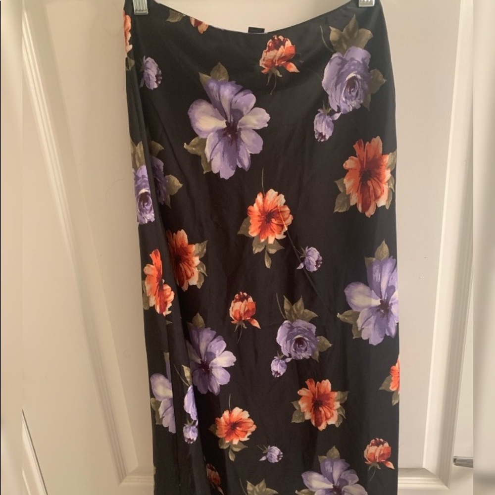 Floral midi satin skirt